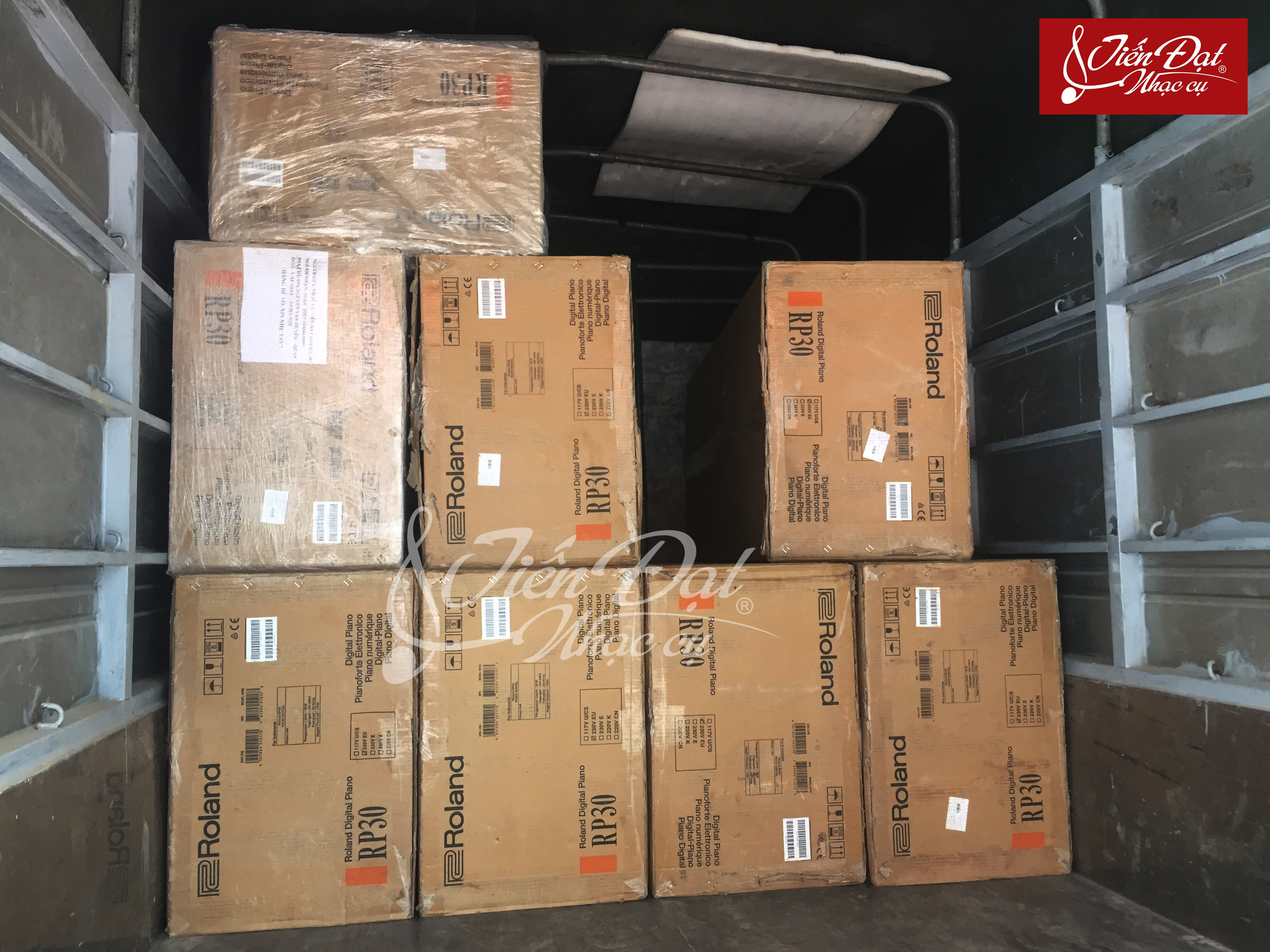 Đàn Piano điện Roland RP-30 8