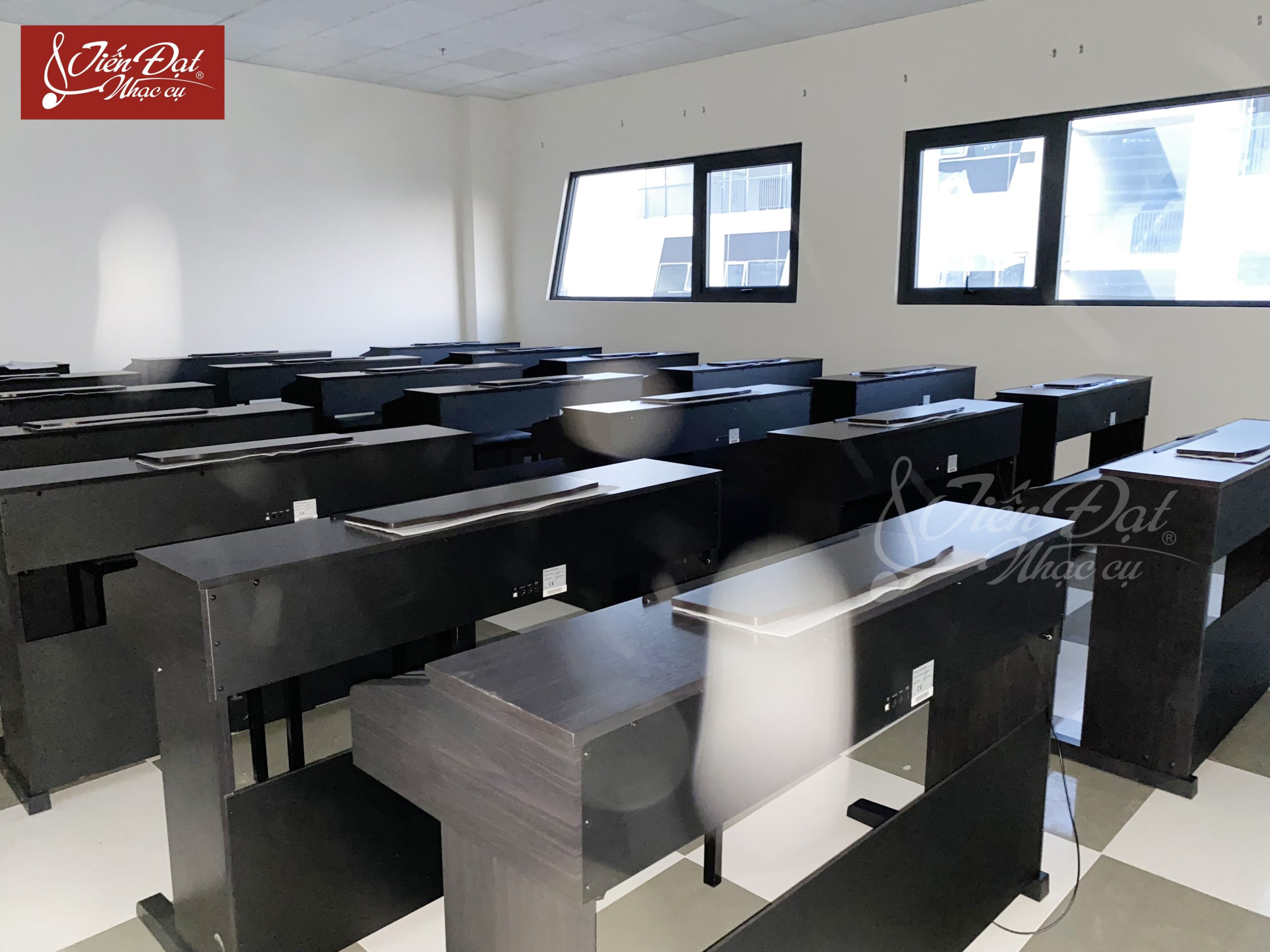 Đàn Piano điện Roland RP-30 10