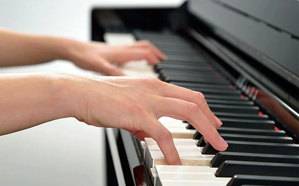 dan-piano-yamaha-clp-735b